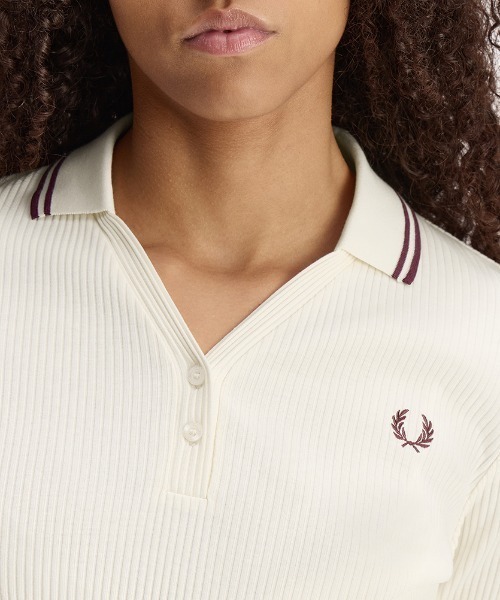 FRED PERRY(フレッドペリー)の「Twin Tipped Ribbed Polo Shirt/ツインティップリブポロシャツ(ポロシャツ・レディース・ネイビー/ベージュ・10/8)」の4枚目の写真