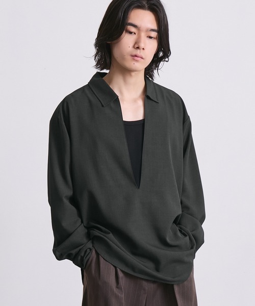 EMMA CLOTHES(エマクローズ)の「ハードツイスト長袖ヴァルーズシャツ(速乾 UV イージーケア)(シャツ/ブラウス・メンズ・グレイッシュベージュ/スミクロ/オフホワイト・S/M/L)」の4枚目の写真