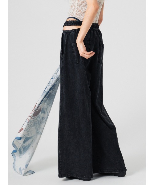 ELCHELE(エルチェレ)の「PIGMENT WAIST SLIT PANTS(スウェットパンツ・レディース・ベージュ/スミクロ・38/36)」の11枚目の写真