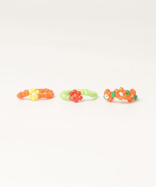 rae(レイ)の「【rae】Bloom Ring Set /フラワービーズリング 3点セット(リング・レディース・B/C/A・FREE)」の2枚目の写真