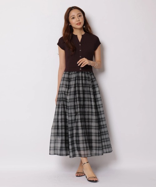 JUSGLITTY（ジャスグリッティー）の「シアーチェックドッキングワンピース（ワンピース・レディース・ブラウン/ネイビー・2/1）」の2枚目の写真