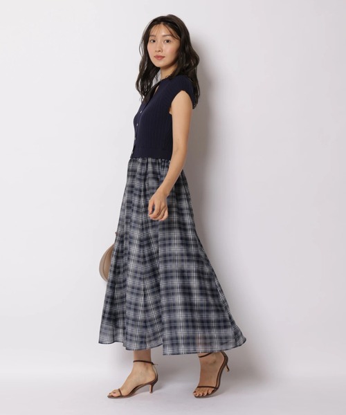 JUSGLITTY（ジャスグリッティー）の「シアーチェックドッキングワンピース（ワンピース・レディース・ブラウン/ネイビー・2/1）」の12枚目の写真