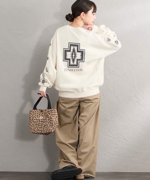 PENDLETON（ペンドルトン）の「[PENDLETON/ペンドルトン] 別注 ハーディング柄 バックプリントクルーネックスウェット（スウェット・レディース・アイボリー/グレー/ブラウン・S/M/L/XL）」の14枚目の写真