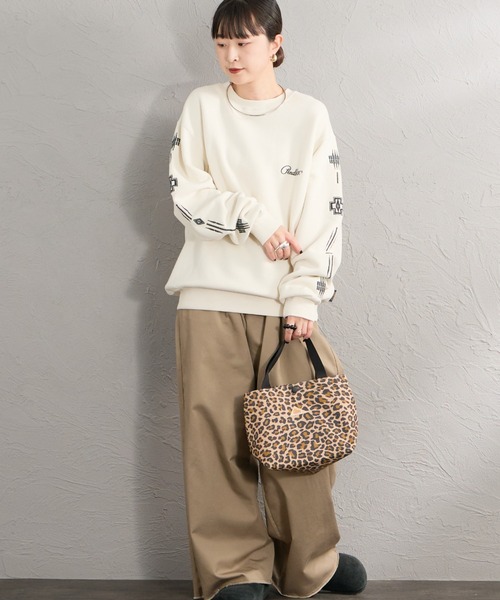 PENDLETON（ペンドルトン）の「[PENDLETON/ペンドルトン] 別注 ハーディング柄 バックプリントクルーネックスウェット（スウェット・レディース・アイボリー/グレー/ブラウン・S/M/L/XL）」の12枚目の写真