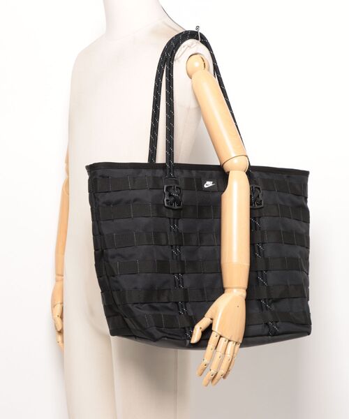 NIKE（ナイキ）の「《NIKEアパレル》NK NSW RPM TOTE（トートバッグ・レディース・ブラック・フリー）」の5枚目の写真