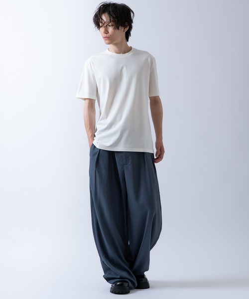 Crownor(クラウノアー)の「冷感 半袖 カットソー(Tシャツ/カットソー・メンズ・チャコール/ブラック/ホワイト・MEDIUM/LARGE)」の12枚目の写真