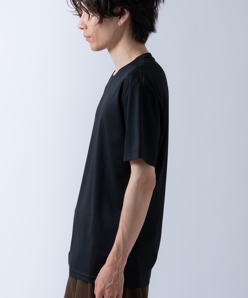 Crownor(クラウノアー)の「冷感 半袖 カットソー(Tシャツ/カットソー・メンズ・チャコール/ブラック/ホワイト・MEDIUM/LARGE)」の14枚目の写真