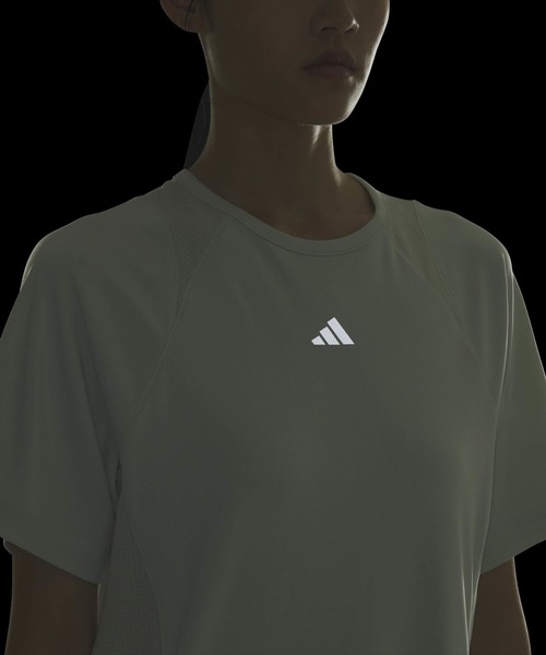 adidas(アディダス)の「トレーニング エッセンシャルズ プラス ルーズフィット クールセンサー ミッド レギュラー レングス半袖Tシャツ / アディダス adidas(Tシャツ/カットソー・レディース・グリーン・XX-LARGE/LARGE/MEDIUM/SMALL/X-LARGE/X-SMALL)」の4枚目の写真