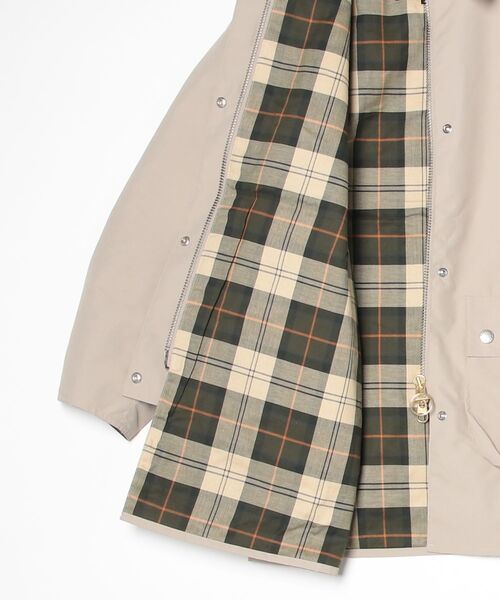 Barbour（バブアー）の「ボンディング ミドルレングス ジャケット Japan Exclusive（レディース）（その他アウター・レディース・ブラック/ライトブルー/グレイッシュベージュ・MEDIUM/SMALL）」の14枚目の写真