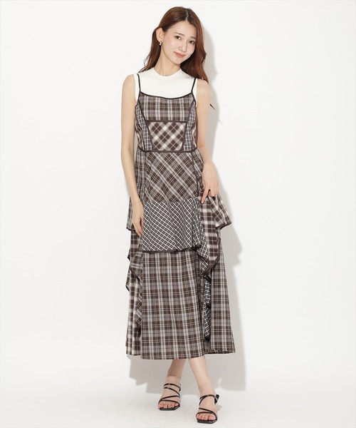 AND COUTURE（アンドクチュール）の「マルチチェックデザインキャミワンピース（ワンピース・レディース・ネイビー/ブラウン/ブラック・FREE）」の10枚目の写真