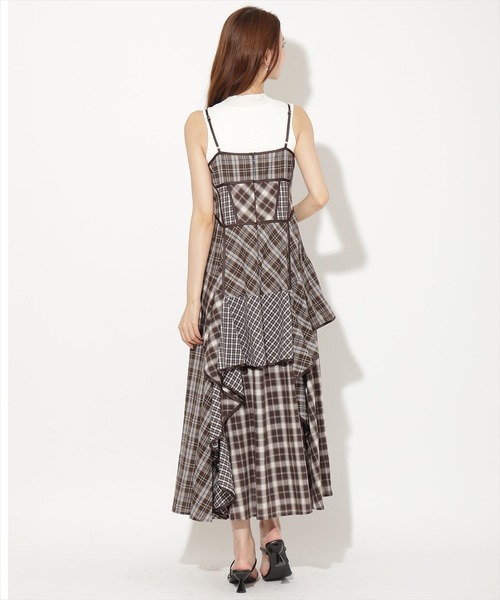 AND COUTURE（アンドクチュール）の「マルチチェックデザインキャミワンピース（ワンピース・レディース・ネイビー/ブラウン/ブラック・FREE）」の12枚目の写真