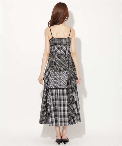 AND COUTURE（アンドクチュール）の「マルチチェックデザインキャミワンピース（ワンピース・レディース・ネイビー/ブラウン/ブラック・FREE）」の5枚目の写真