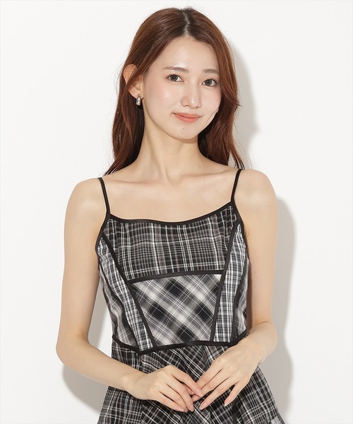 AND COUTURE（アンドクチュール）の「マルチチェックデザインキャミワンピース（ワンピース・レディース・ネイビー/ブラウン/ブラック・FREE）」の6枚目の写真
