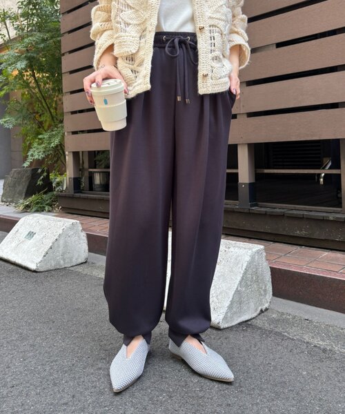Jena espace merveilleux(ジェナ エスパスメルヴェイユ)の「ボンディングジョガーパンツ(その他パンツ・レディース・ベージュ/チャコールグレー・FREE)」の13枚目の写真