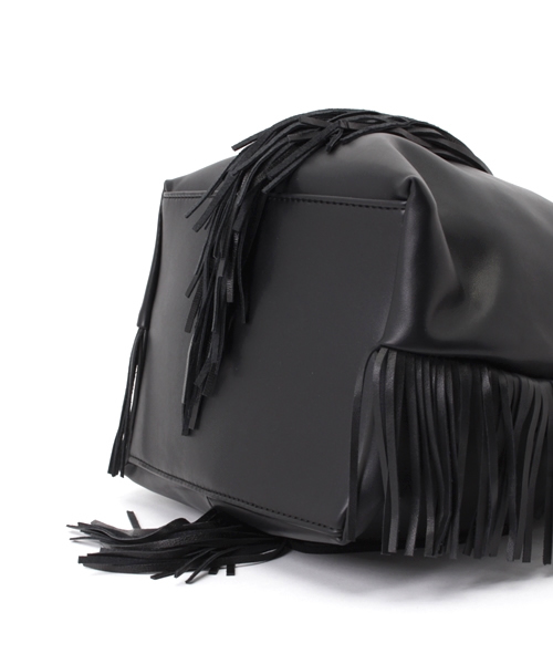 MOUSSY（マウジー）の「FRINGE BAG（ショルダーバッグ・レディース・ブラック/オフホワイト・FREE）」の7枚目の写真