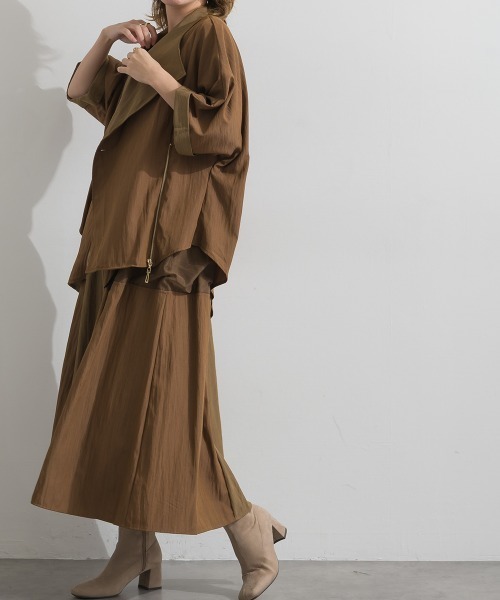 Material(Avenue)(マテリアル)の「【Material】シャドーナイロン バイカラー イレギュラーヘム フロントジップ ポンチョ カーディガン(その他アウター・レディース・ダークブラウン/テラコッタ/ブラック・FREE)」の5枚目の写真