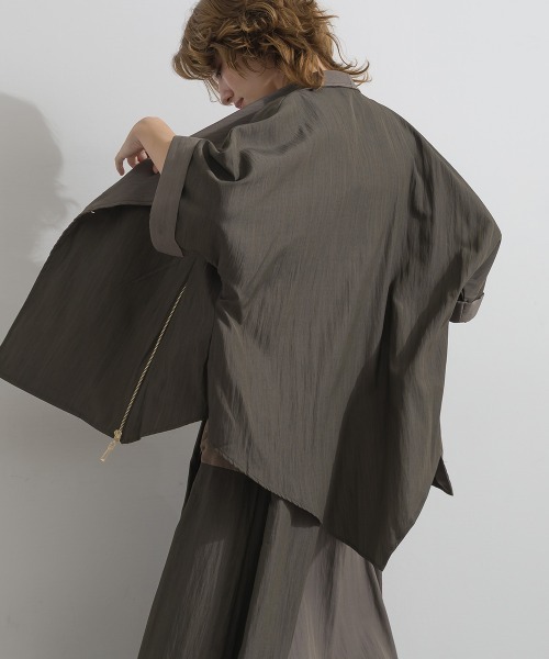 Material(Avenue)(マテリアル)の「【Material】シャドーナイロン バイカラー イレギュラーヘム フロントジップ ポンチョ カーディガン(その他アウター・レディース・ダークブラウン/テラコッタ/ブラック・FREE)」の12枚目の写真