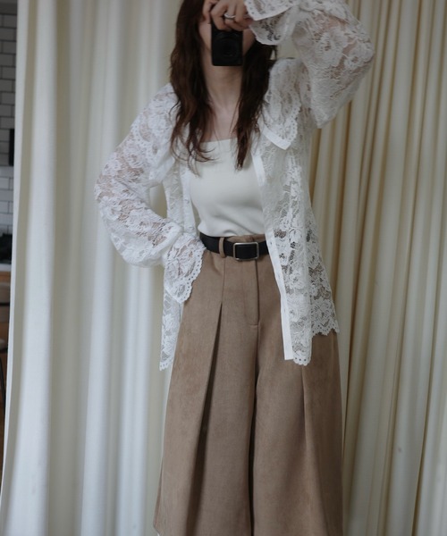 WILLFULLY(ウィルフリー)の「scallop all over lace candy sleeve BL(シャツ/ブラウス・レディース・サックスブルー/ホワイト/ブラウン・FREE)」の4枚目の写真
