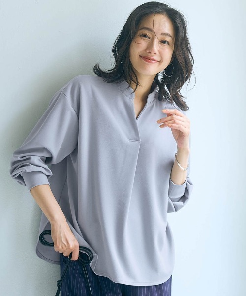 Belle Maison(ベルメゾン)の「テクニックいらずのキーネックブラウス【乾燥機OK】(シャツ/ブラウス・レディース・ベージュ/グレイッシュブルー/ブラック/モカ・M/S/L)」の4枚目の写真