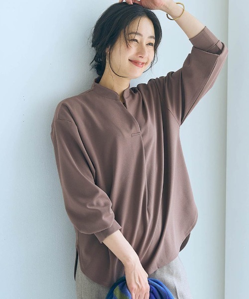 Belle Maison(ベルメゾン)の「テクニックいらずのキーネックブラウス【乾燥機OK】(シャツ/ブラウス・レディース・ベージュ/グレイッシュブルー/ブラック/モカ・M/S/L)」の3枚目の写真