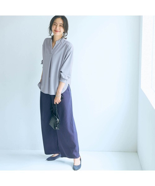 Belle Maison(ベルメゾン)の「テクニックいらずのキーネックブラウス【乾燥機OK】(シャツ/ブラウス・レディース・ベージュ/グレイッシュブルー/ブラック/モカ・M/S/L)」の6枚目の写真