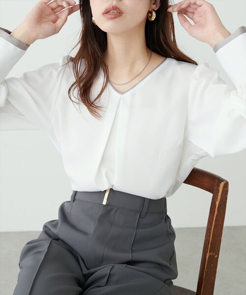 natural couture(ナチュラルクチュール)の「〈osono〉配色Wカフスブラウス(シャツ/ブラウス・レディース・ドット/ネイビー/モカ/オフホワイト/サックスブルー・FREE)」の18枚目の写真
