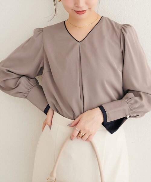 natural couture(ナチュラルクチュール)の「〈osono〉配色Wカフスブラウス(シャツ/ブラウス・レディース・ドット/ネイビー/モカ/オフホワイト/サックスブルー・FREE)」の8枚目の写真
