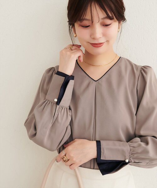 natural couture(ナチュラルクチュール)の「〈osono〉配色Wカフスブラウス(シャツ/ブラウス・レディース・ドット/ネイビー/モカ/オフホワイト/サックスブルー・FREE)」の9枚目の写真