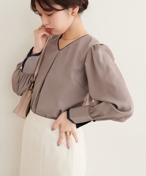 natural couture(ナチュラルクチュール)の「〈osono〉配色Wカフスブラウス(シャツ/ブラウス・レディース・ドット/ネイビー/モカ/オフホワイト/サックスブルー・FREE)」の10枚目の写真