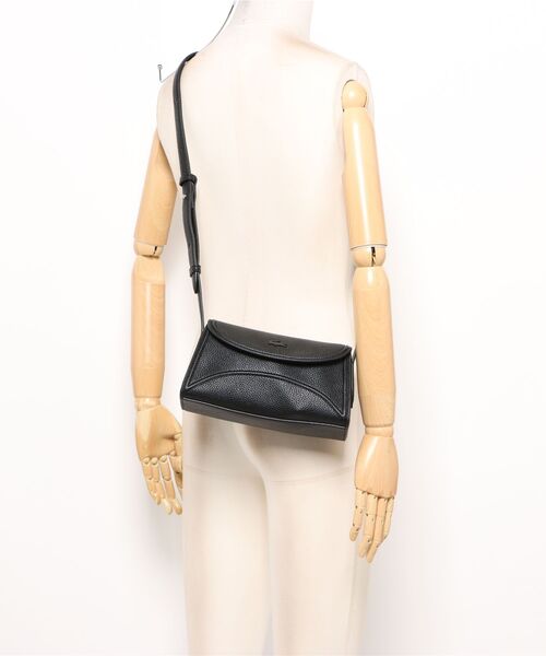 LACOSTE(ラコステ)の「《LACOSTE》EVERYDAY CLUB CROSSOVER BAG(ショルダーバッグ・レディース・ブラック・フリー)」の5枚目の写真
