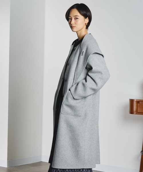 ROSE BUD(ローズバッド)の「SCARF LONG COAT(ノーカラーコート・レディース・グレー/ブラウン・M/S)」の11枚目の写真