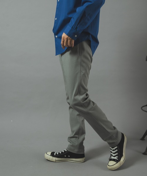 ITEMS URBANRESEARCH(アイテムズ アーバンリサーチ)の「ウォーム & ストレッチ マルチポケットパンツ(その他パンツ・メンズ・ネイビー/ベージュ/ブラック/グレー・LARGE/X-LARGE/MEDIUM)」の3枚目の写真