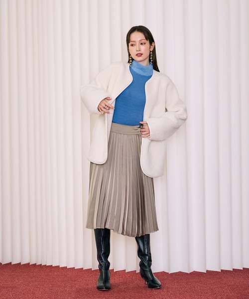 Audie a Muses（オーディアミューズ）の「ノーカラーリバーシブルムートンジャケット（ムートンコート・レディース・オフホワイト/ブラック/ベージュ・FREE/36）」の5枚目の写真
