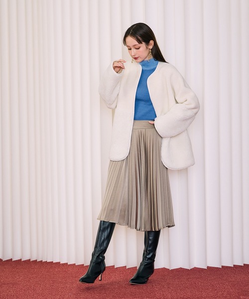 Audie a Muses（オーディアミューズ）の「ノーカラーリバーシブルムートンジャケット（ムートンコート・レディース・オフホワイト/ブラック/ベージュ・FREE/36）」の6枚目の写真