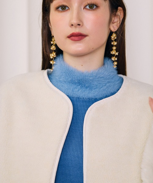 Audie a Muses（オーディアミューズ）の「ノーカラーリバーシブルムートンジャケット（ムートンコート・レディース・オフホワイト/ブラック/ベージュ・FREE/36）」の13枚目の写真