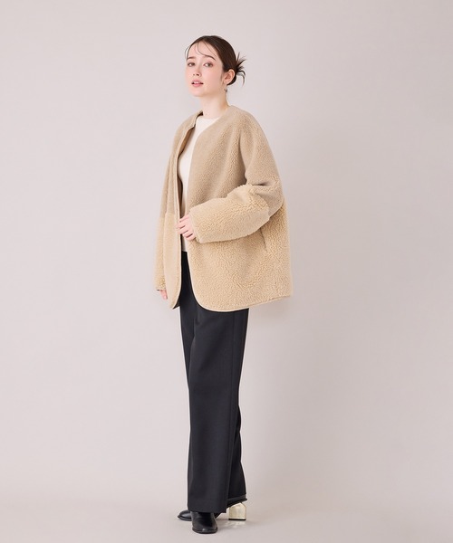 Audie a Muses（オーディアミューズ）の「ノーカラーリバーシブルムートンジャケット（ムートンコート・レディース・オフホワイト/ブラック/ベージュ・FREE/36）」の21枚目の写真