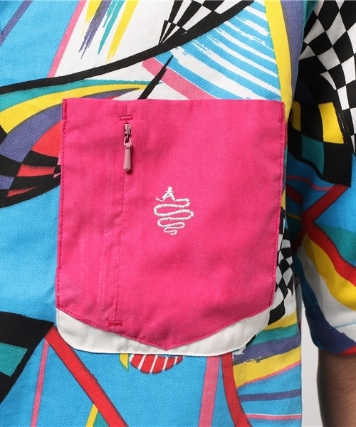 ALDIES（アールディーズ）の「Be Nice Shirts 80's調プリント 総柄 半袖シャツ（シャツ/ブラウス・メンズ・オレンジ系その他/ブルー系その他・SMALL/LARGE/MEDIUM）」の4枚目の写真