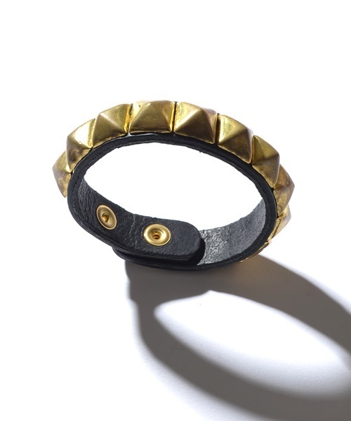 SHIPS JET BLUE（シップスジェットブルー）の「SHIPS JET BLUE: スタッズバングル（ブレスレット・メンズ・ストーン/アイボリー/ライトホワイト/ホワイト/ホワイト系その他/オフホワイト・ONE SIZE）」の5枚目の写真