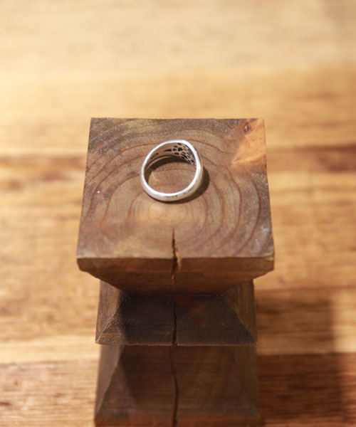 amp japan（アンプジャパン）の「Triangle Wire Star Ring - Narrow -(トライアングル ワイヤー ナロー スター リング)（リング・メンズ・シルバー・9号/13号）」の4枚目の写真