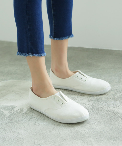 Luz Llena (philter)(ラズレナ フィルター)の「ストレッチデニム・スキニーサロペット/スキニーパンツ/切りっぱなし(サロペット/オーバーオール・レディース・ホワイト/ネイビー/ブルー・SMALL/LARGE/MEDIUM)」の9枚目の写真