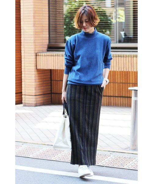 Champion（チャンピオン）の「【CHAMPION/チャンピオン】別注モックネックスウェット_#（スウェット・レディース・ブルー/ネイビー・MEDIUM/SMALL）」の4枚目の写真