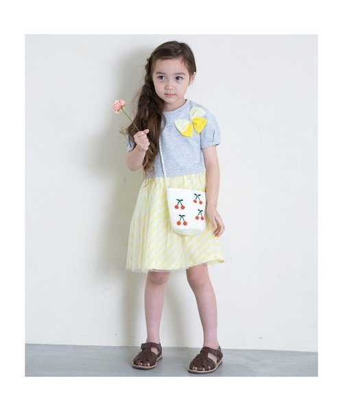 apres les cours（アプレレクール）の「clover＆cherryポシェット（ショルダーバッグ・キッズ・アイボリー/ベージュ・MEDIUM）」の4枚目の写真