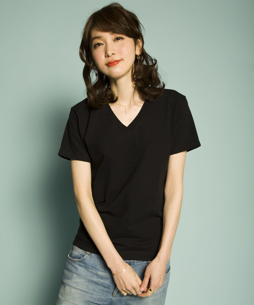 HANES（ヘインズ）の「Hanes ヘインズ 2P JAPAN Fit　ジャパンフィット（2枚組） VネックTシャツ アソート（Tシャツ/カットソー・レディース・ホワイト×グレー/ホワイト×ブラック・SMALL/X-SMALL）」の11枚目の写真