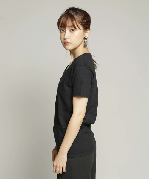 HANES（ヘインズ）の「Hanes ヘインズ 2P JAPAN Fit　ジャパンフィット（2枚組） VネックTシャツ アソート（Tシャツ/カットソー・レディース・ホワイト×グレー/ホワイト×ブラック・SMALL/X-SMALL）」の15枚目の写真