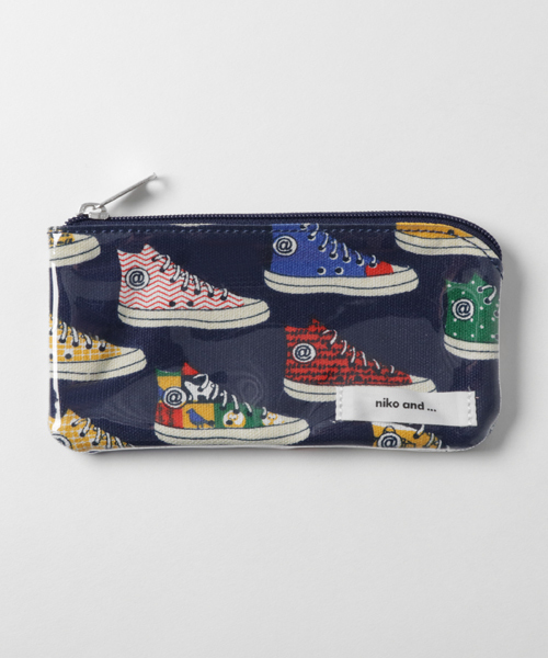 Niko And ニコアンド の オリジナルスニーカー柄pケース Niko And ポーチ Wear