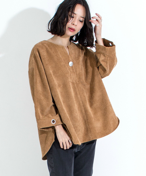 Furryrate（ファーリーレート）の「コーデュロイ合わせVネックブラウス		 		（シャツ/ブラウス・レディース・ベージュ/カーキ/インディゴブルー/チャコールグレー・FREE）」の3枚目の写真
