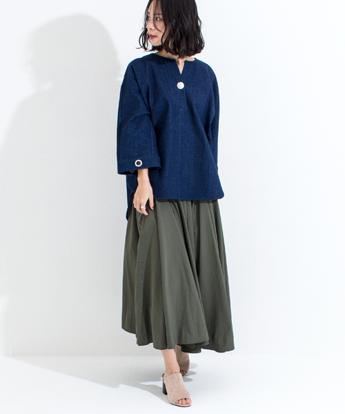 Furryrate（ファーリーレート）の「コーデュロイ合わせVネックブラウス		 		（シャツ/ブラウス・レディース・ベージュ/カーキ/インディゴブルー/チャコールグレー・FREE）」の11枚目の写真