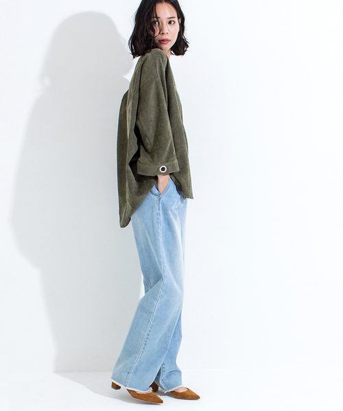 Furryrate（ファーリーレート）の「コーデュロイ合わせVネックブラウス		 		（シャツ/ブラウス・レディース・ベージュ/カーキ/インディゴブルー/チャコールグレー・FREE）」の5枚目の写真