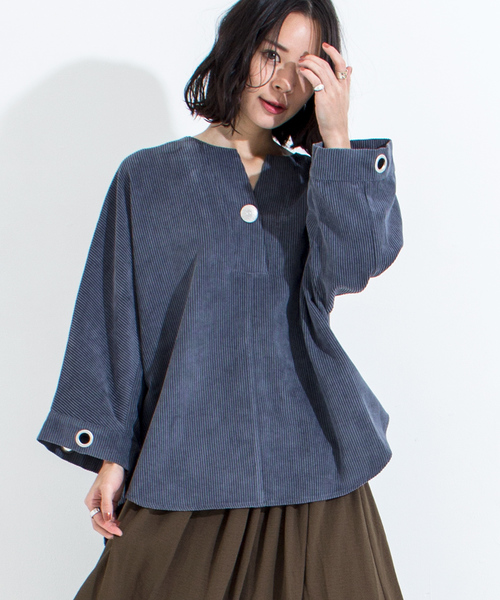 Furryrate（ファーリーレート）の「コーデュロイ合わせVネックブラウス		 		（シャツ/ブラウス・レディース・ベージュ/カーキ/インディゴブルー/チャコールグレー・FREE）」の14枚目の写真