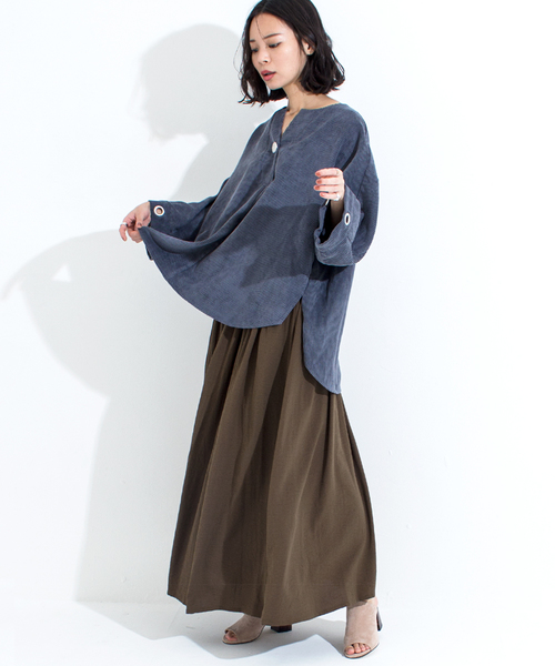 Furryrate（ファーリーレート）の「コーデュロイ合わせVネックブラウス		 		（シャツ/ブラウス・レディース・ベージュ/カーキ/インディゴブルー/チャコールグレー・FREE）」の13枚目の写真